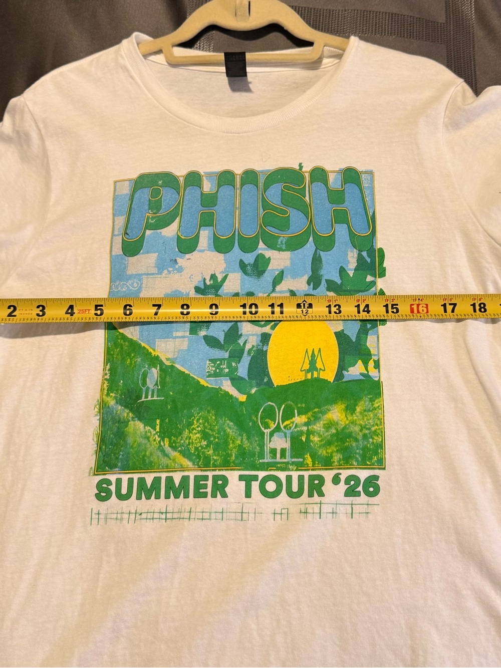Phish summer tour t-shirt, size women Large
NWOT - Picture 6 of 6